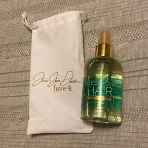 Jessie James Decker Fave4 hair perfume